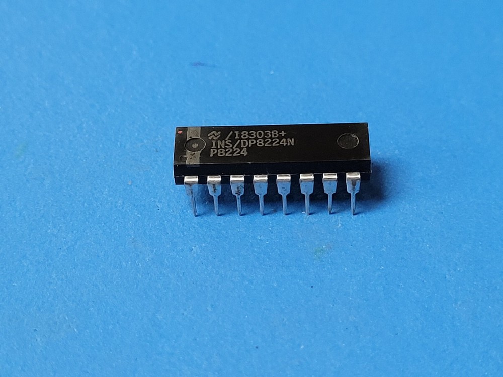 (1 PC) DP8224N NSC Processor Specific Clock Generator Bipolar PDIP16