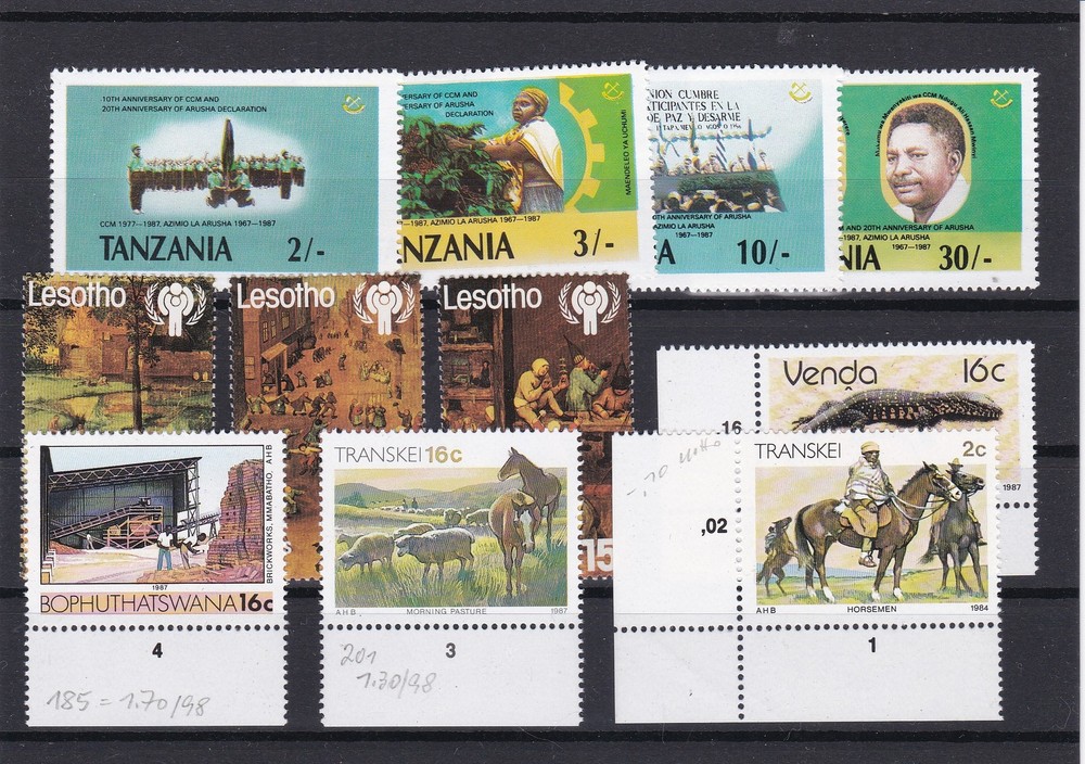 Africa Mixed Mint Never Hinged Stamps Ref 26236