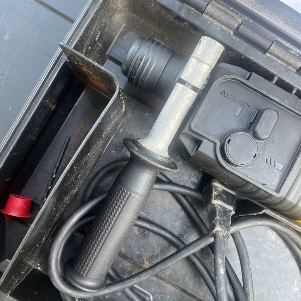 DeWalt 115 Volt Hammer Drill. DW563 W Case