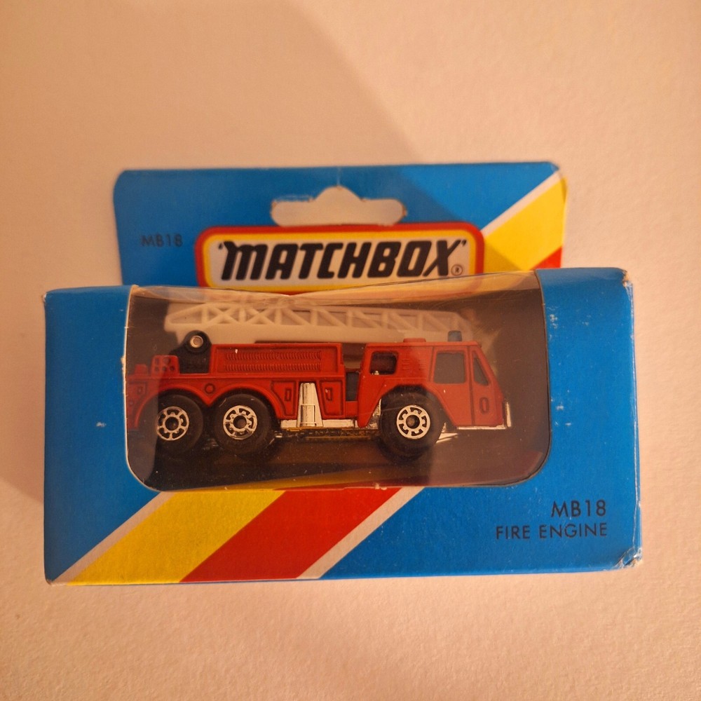 Matchbox MB18 FIRE ENGINE 1981 pristine, in original box