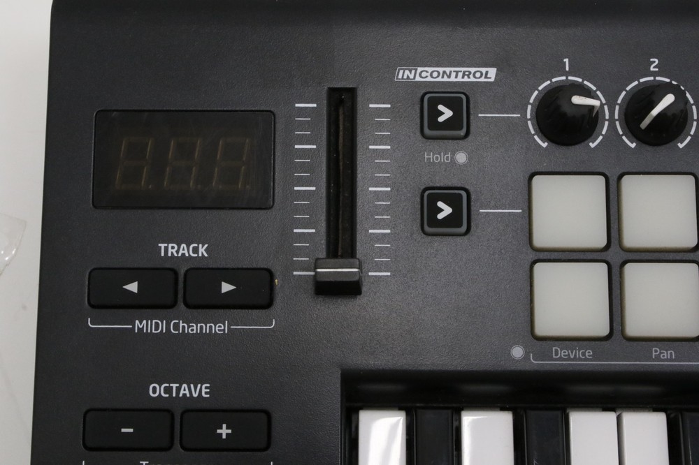 Novation Launchkey 25 Mk2 Midi Keyboard Controller *READ*