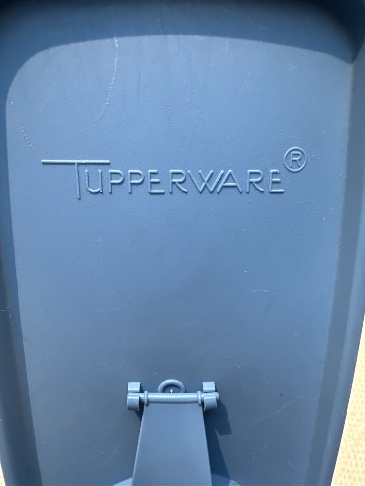 Tupperware 469-9 Blue Lidded Container Vintage Great Condition