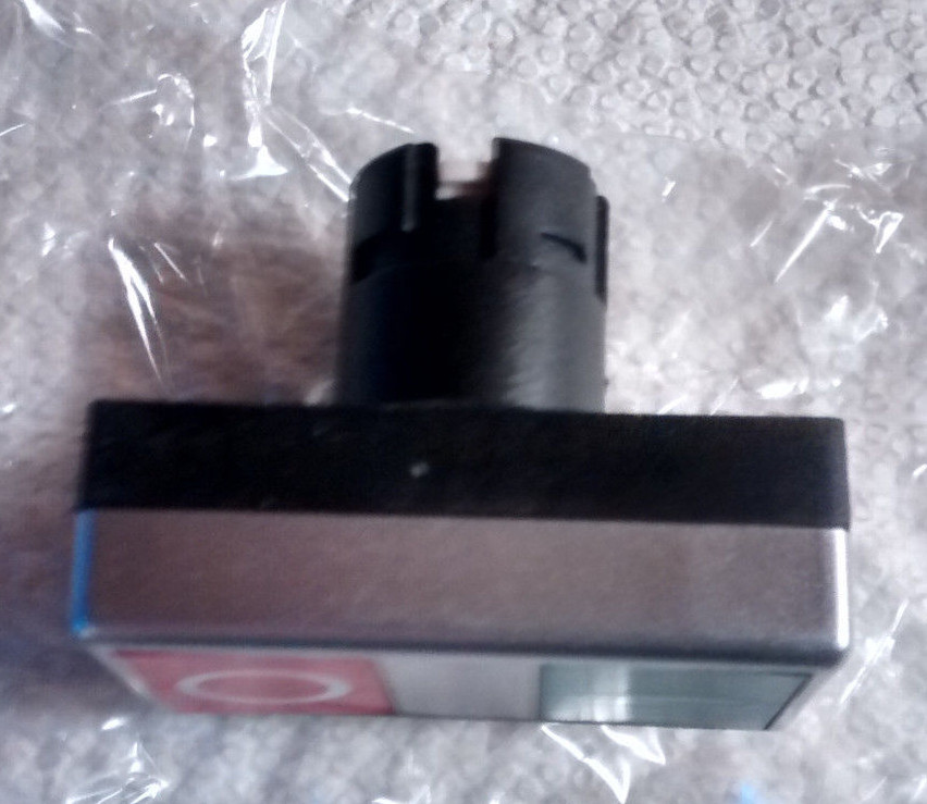 Carlo Gavazzi PB22SIO0RG Switch Push Button ON OFF Rectangular Button Panel Moun