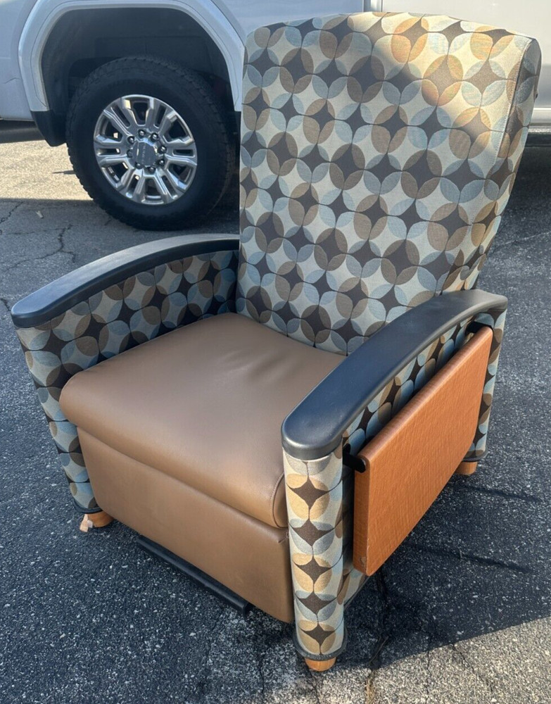 Reclining infusion medical chairs with folding side table.