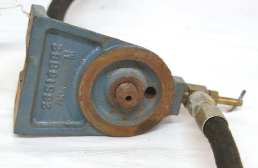 Regulator with Aeroquip Hoses 9857