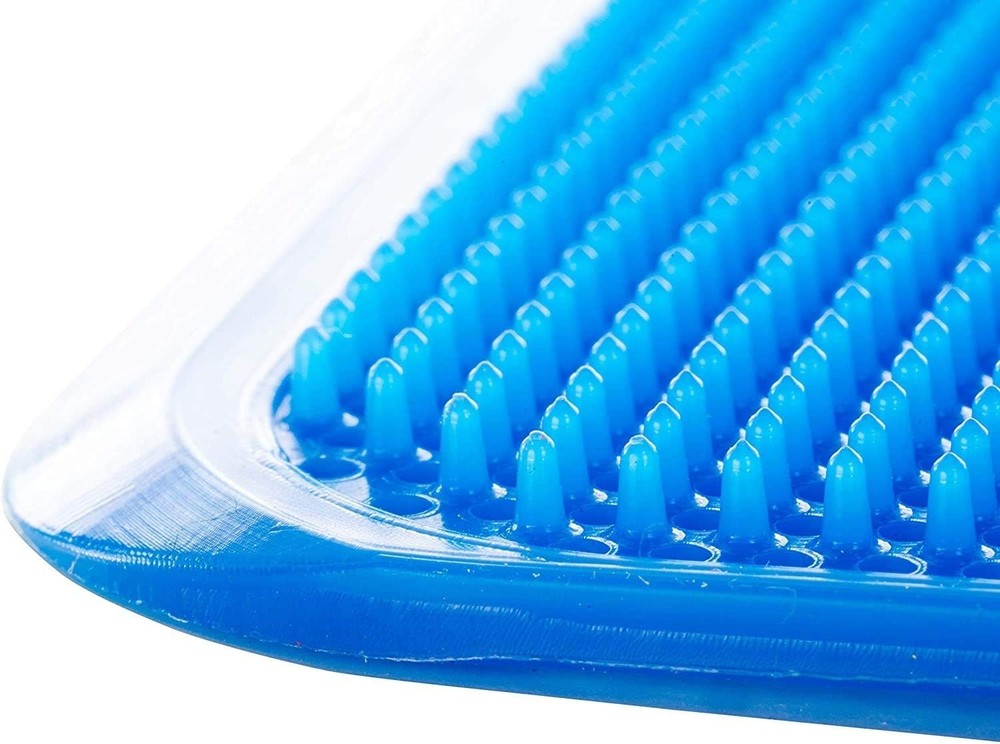 Patented Fly Swatter 2-Pack with 904 Spikes - Clean & Effective Bug Elimination