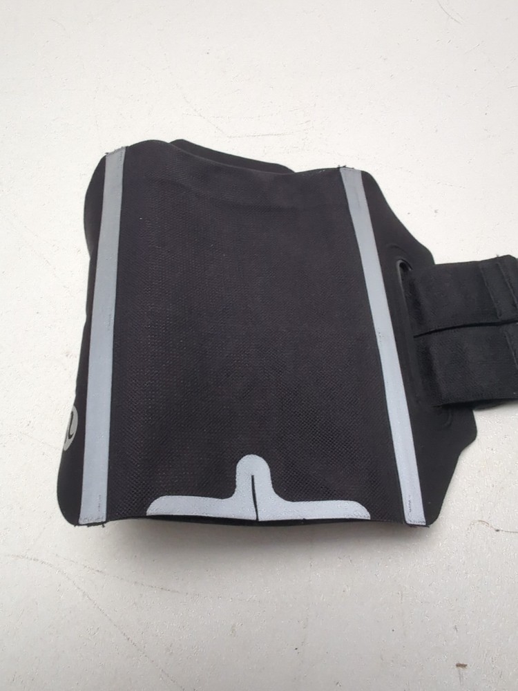 Lululemon Adjustable Run Armband for Smart Phone / Audio Small/Medium