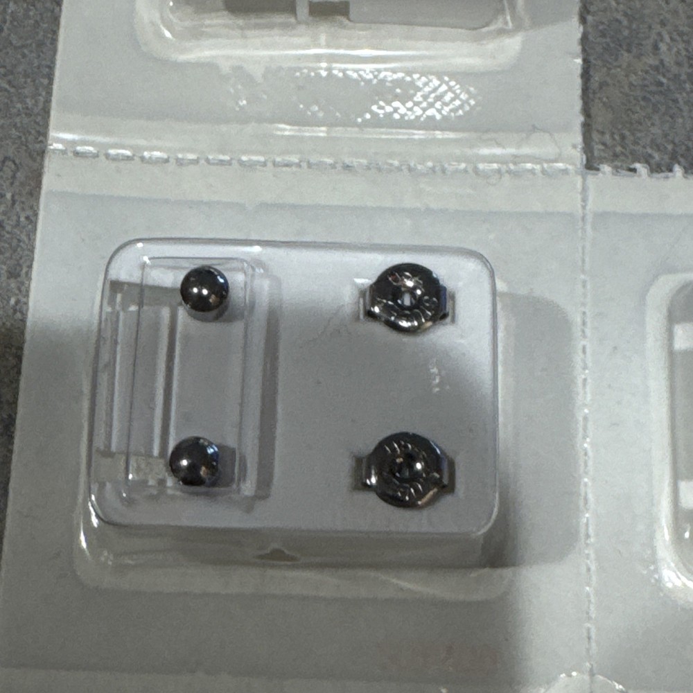Studex Sterilized Ear Piercing Stud 4mm Ball * Regular * 11 Pairs (R200W)