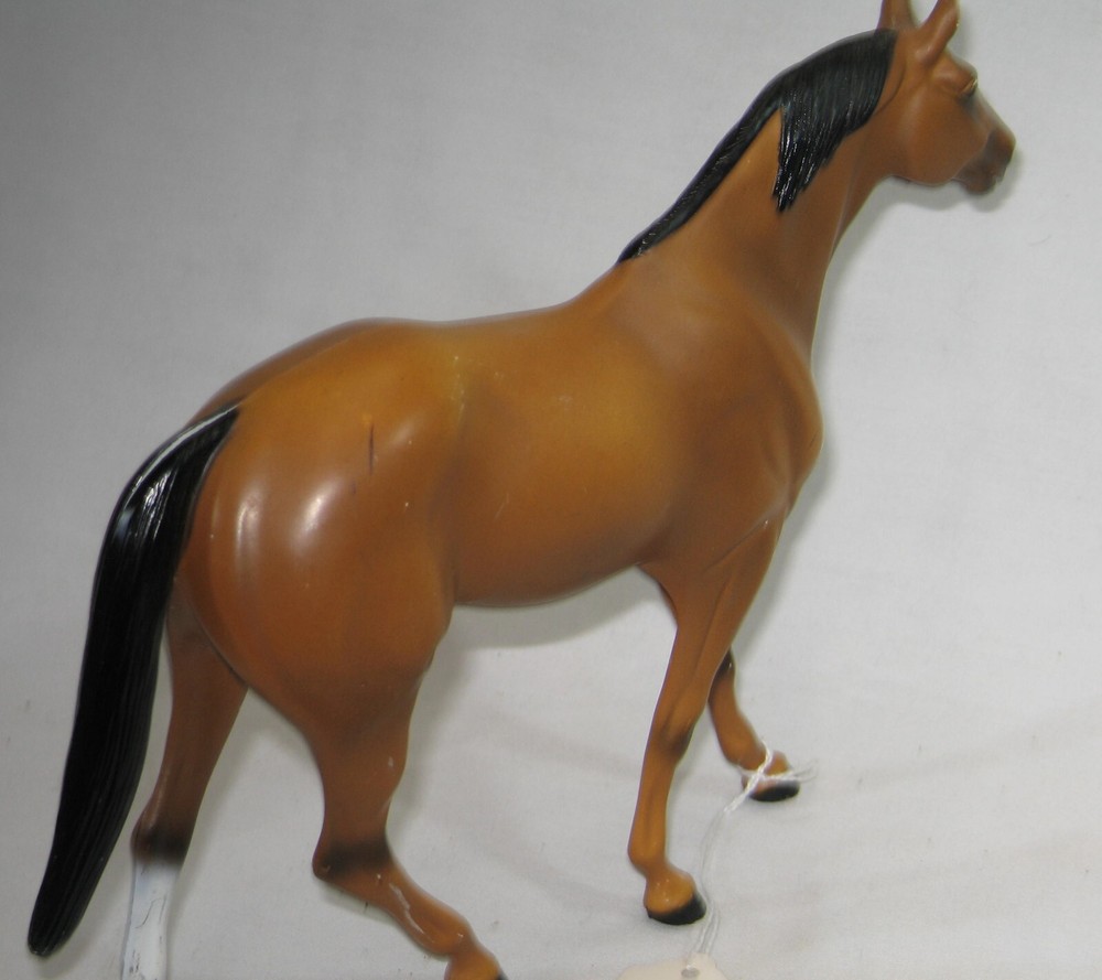Hartland horse bay thoroughbred ISSUES