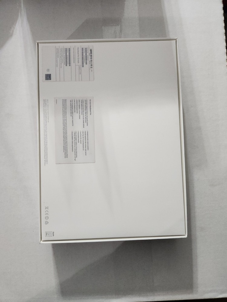 apple macbook pro empty box