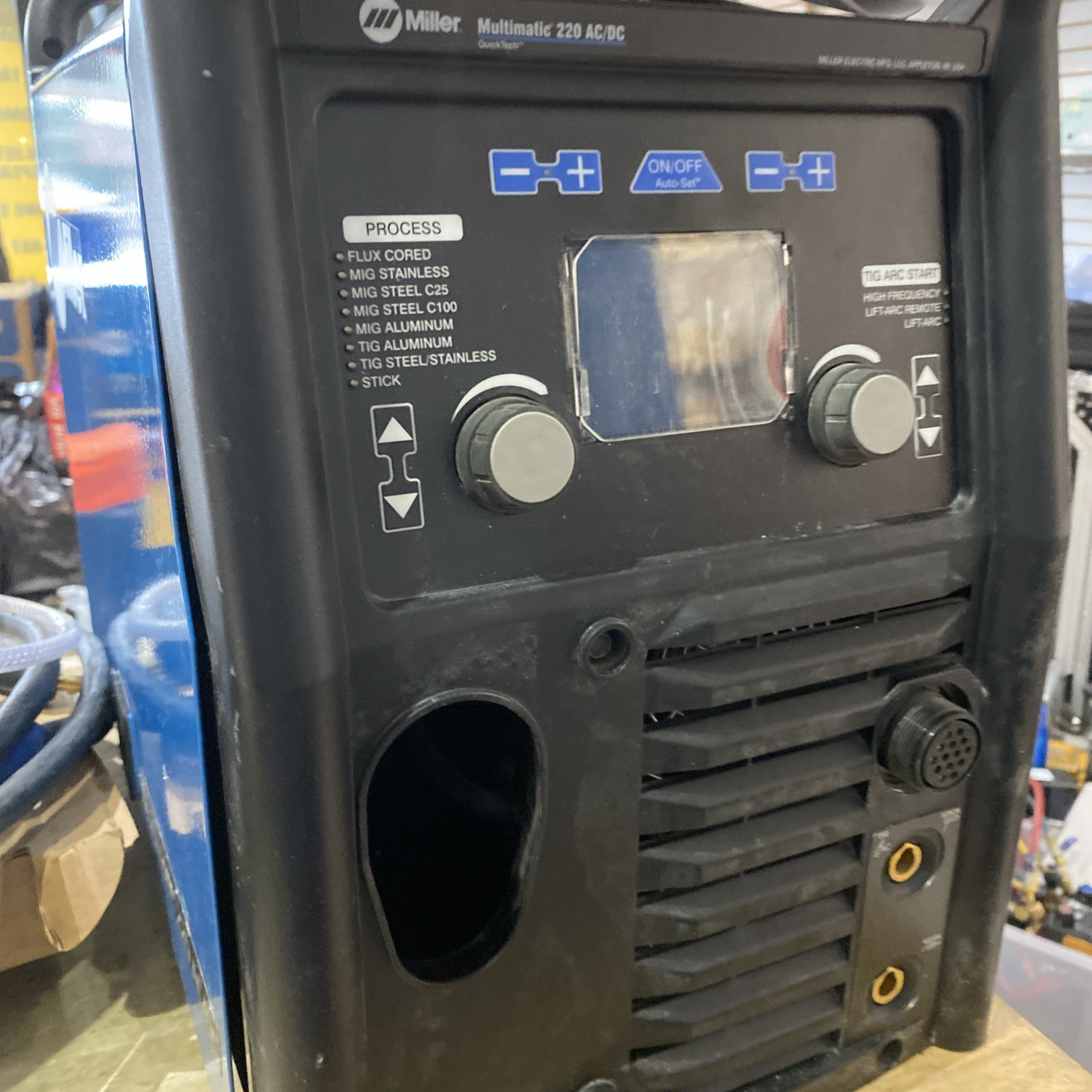 MILLER ELECTRIC 907757 MILLER Multimatic 220 AC/DC Multiprocess Welder