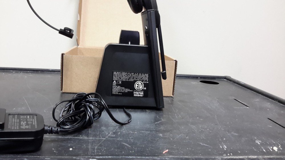 Discover model D904 Headset, base, battery OPEN BOX APPEARS NEW