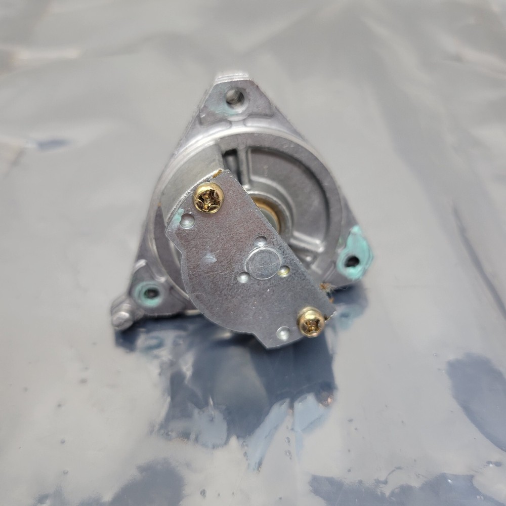 Technics SL-1200 MK2 PARTS - Spindle a1