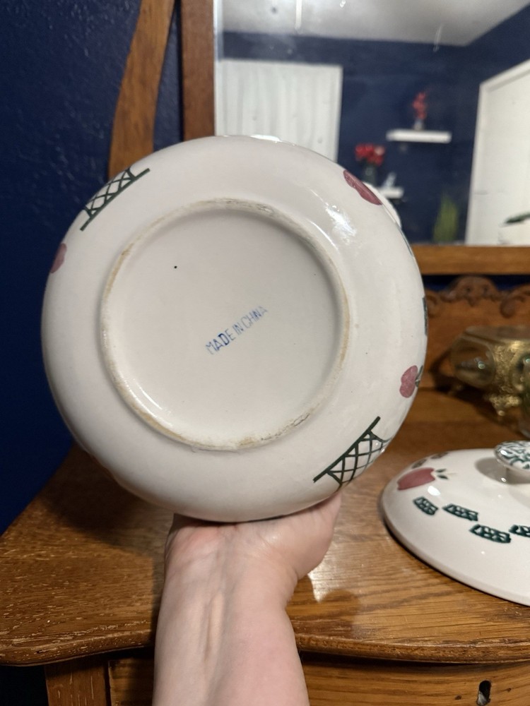 Stoneware Serving Bowl with Lid, Apple Design