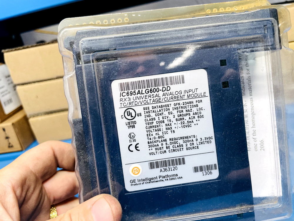 NEW - GE Fanuc IC695ALG600-DD Universal Analog Input Module
