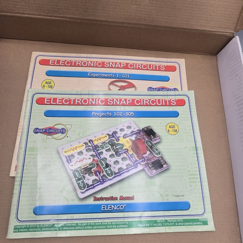 Elenco Electronic Snap Circuits: 300 Experiments; SC-300 -COMPLETE