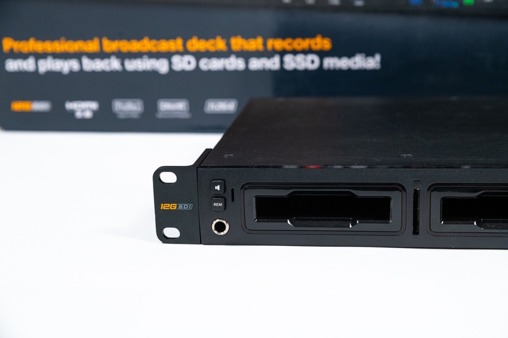 Blackmagic Design HyperDeck Studio Pro 4K UHD & 2 Samsung 870 EVO SSD's