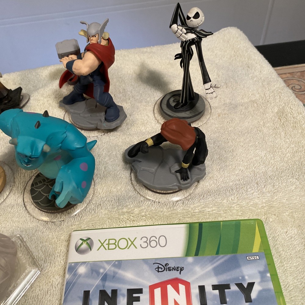 disney infinity lot , Game, 9 Figures, 2crystals And Three Power Disc