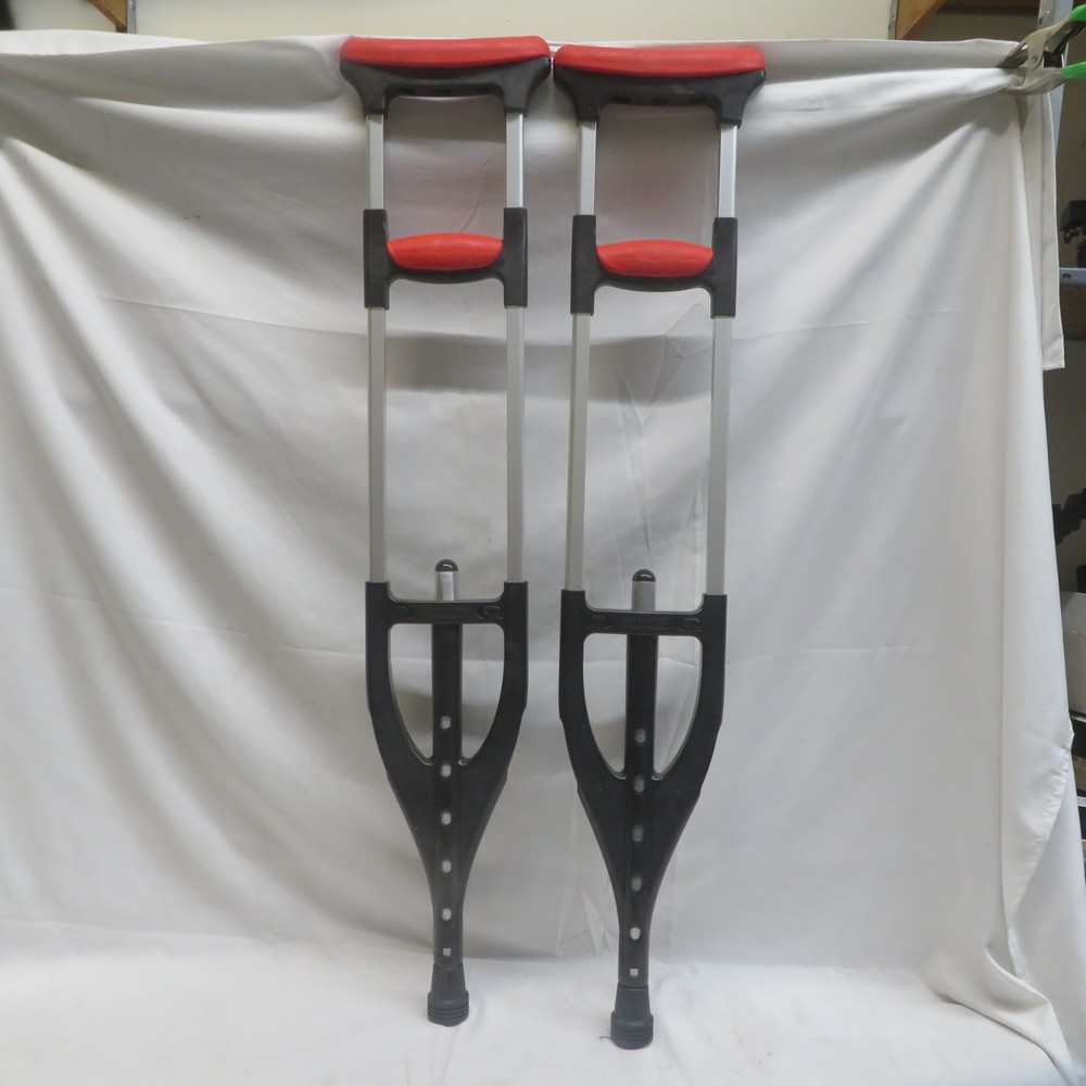 Adjustable Underarm Crutches