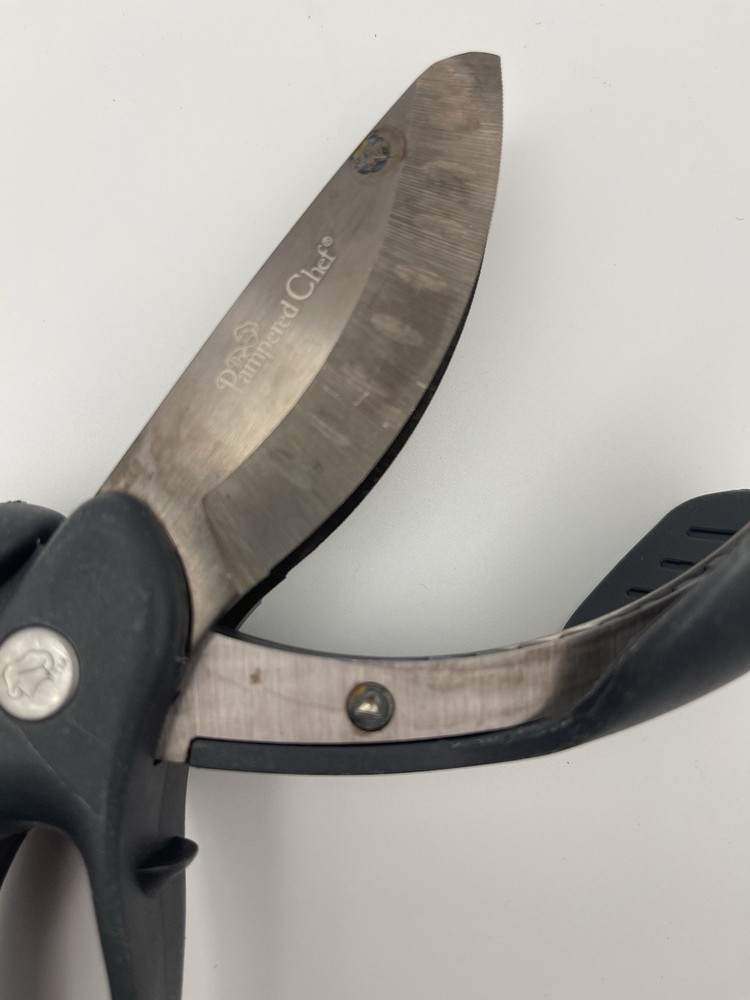 Pampered Chef Salad Chopper Scissors Dual Blade Lettuce Scissors #2582 Locking