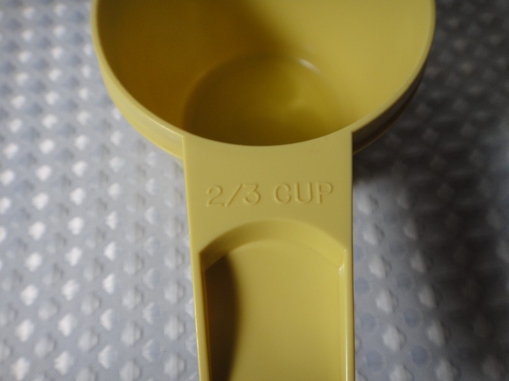 Tupperware Measuring 2/3 Cup Replacement Mustard Yellow #763 Kitchen Gadget