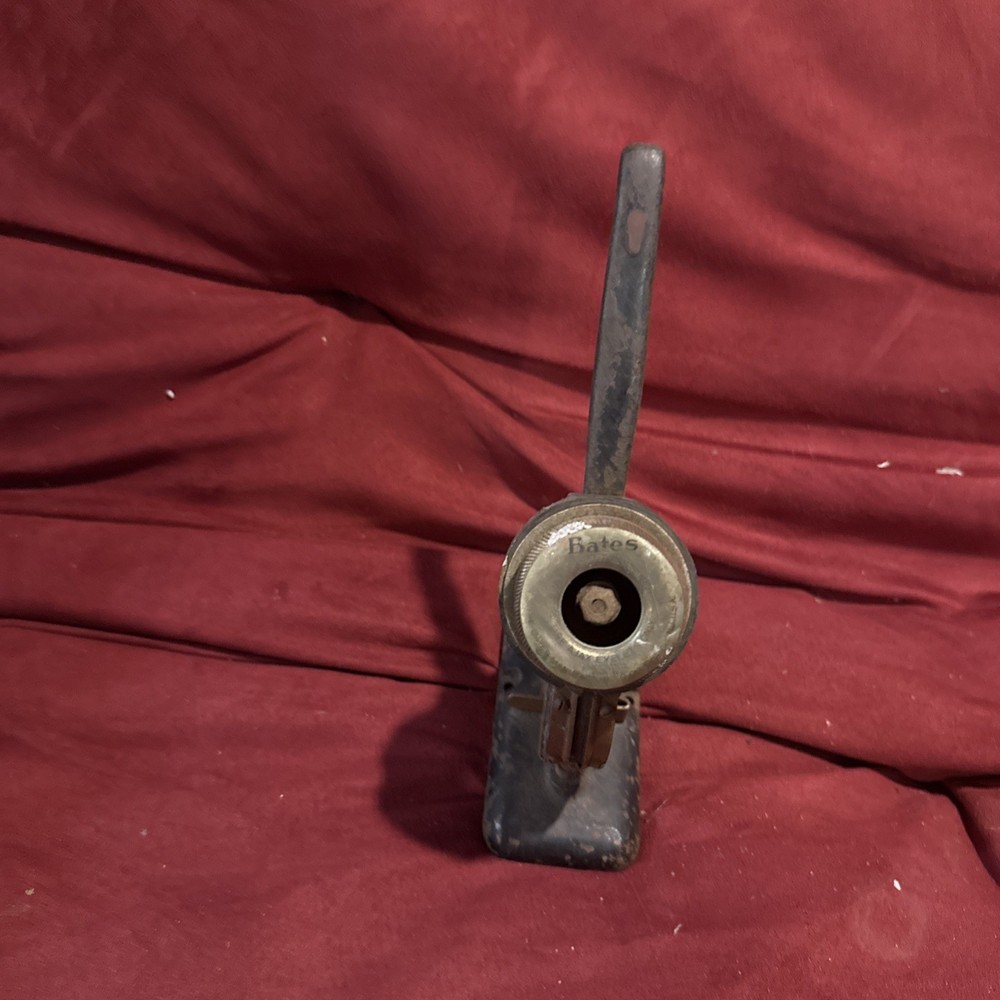 Vintage Bates Eyelets Automatic Eyeleter Hand Press Punch Press Tool.