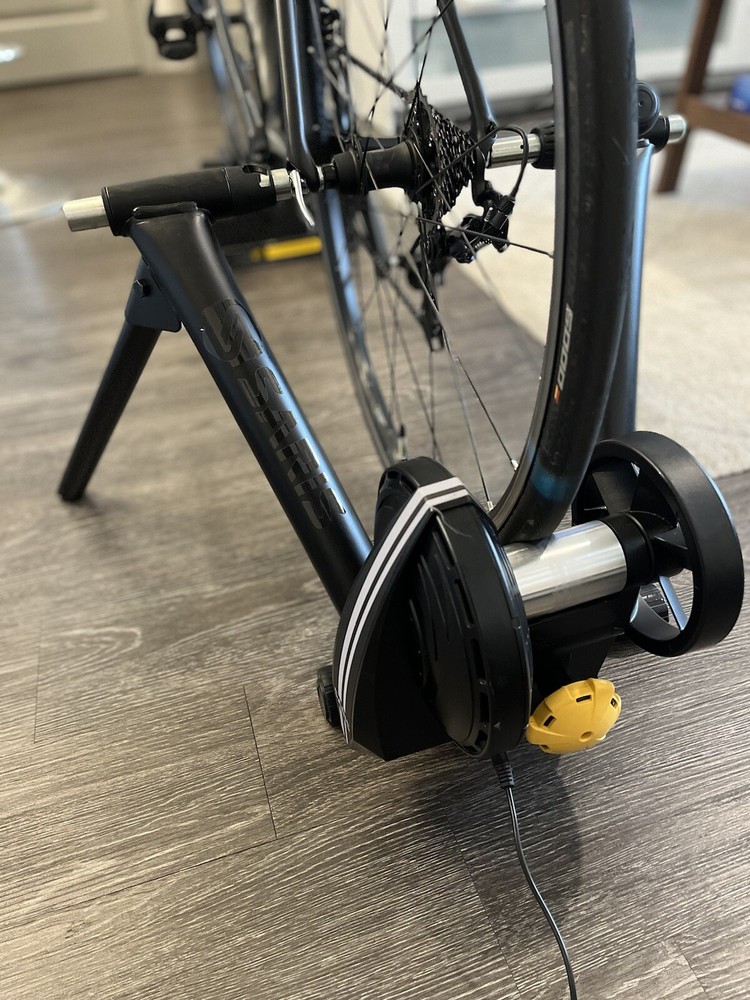 SARIS M2 smart trainer cycling