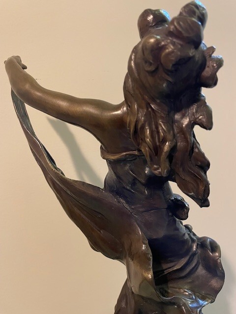 Auguste Moreau Figural Bronze - En Vedette - Signed