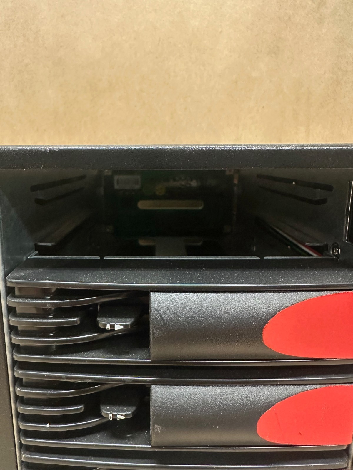 4 Bay SATA Horizontal Enclosure w/ Trays