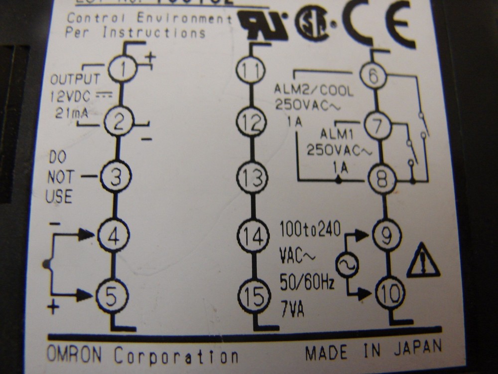 OMRON E5CN-Q2TC TEMPERATURE CONTROL TWO ALARM 100-240VAC