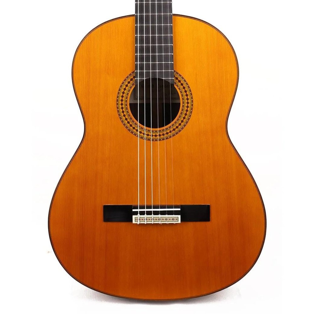 Yamaha GC22C Classical Guitar, Solid Cedar Top, Natural