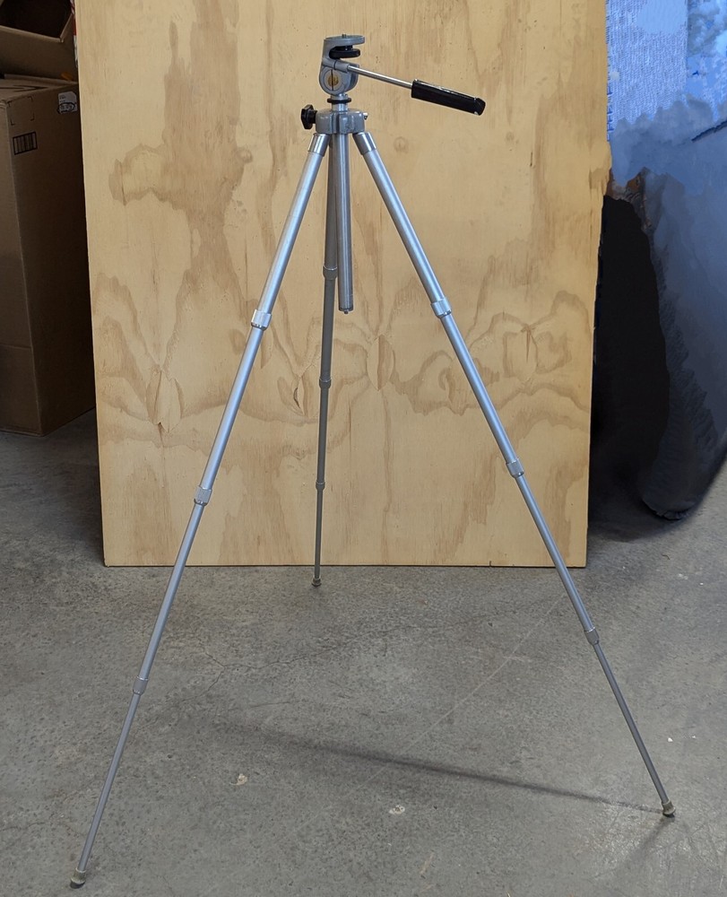 Aluminum Telescoping Camera Tripod