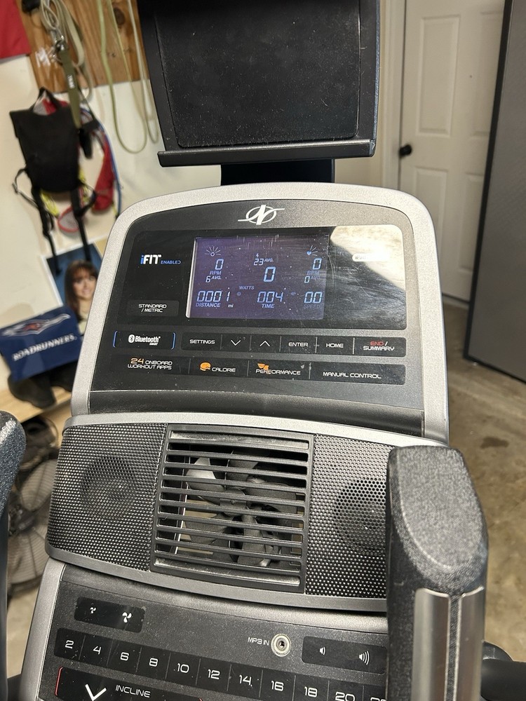 Barely Used Elliptical Trainer – Excellent Condition
