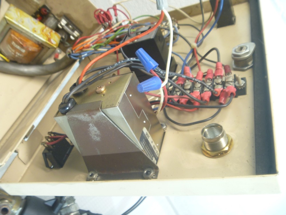 GROVER FLUID CONTROL CONSOLE 7540 DISTRIBUTION VALVES, SOLENOID AS IS