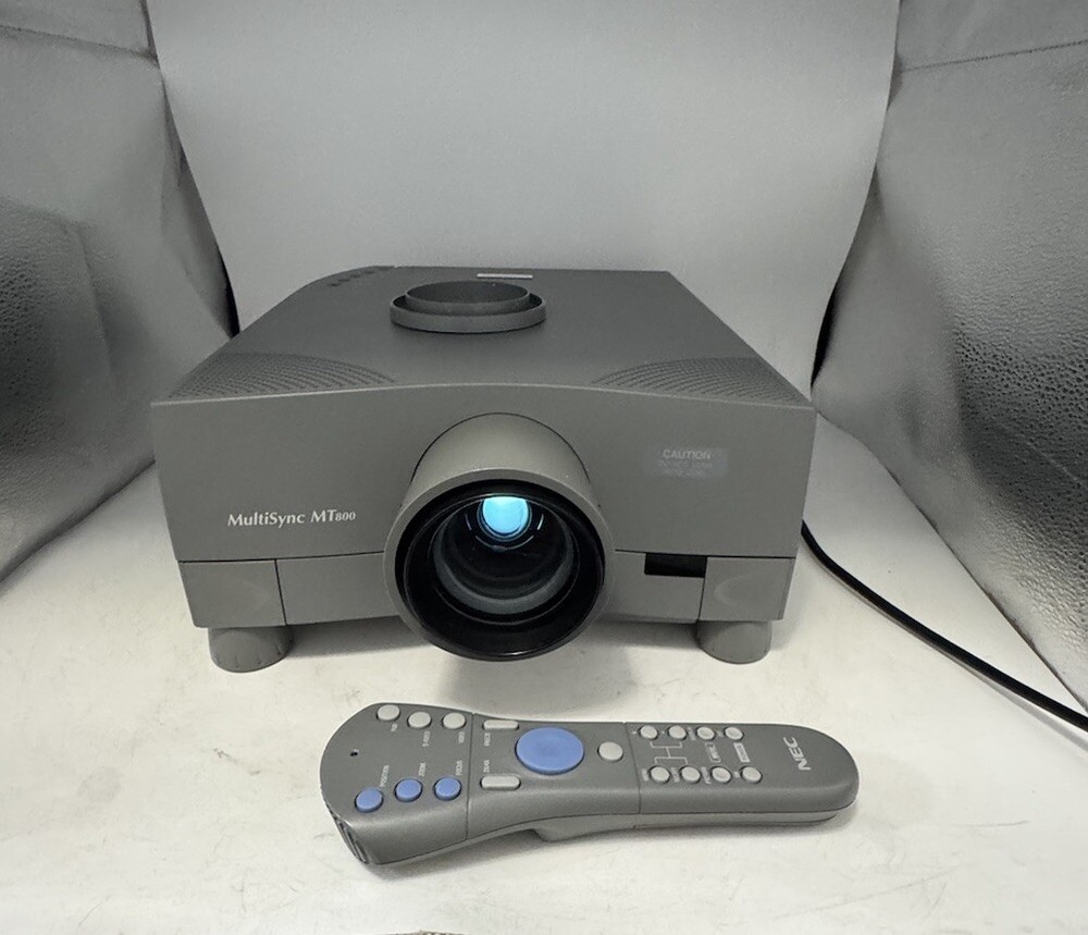 NEC MultiSync MT800 TFT LCD Projector Powers On W/Remote , Cables And Carry Bag