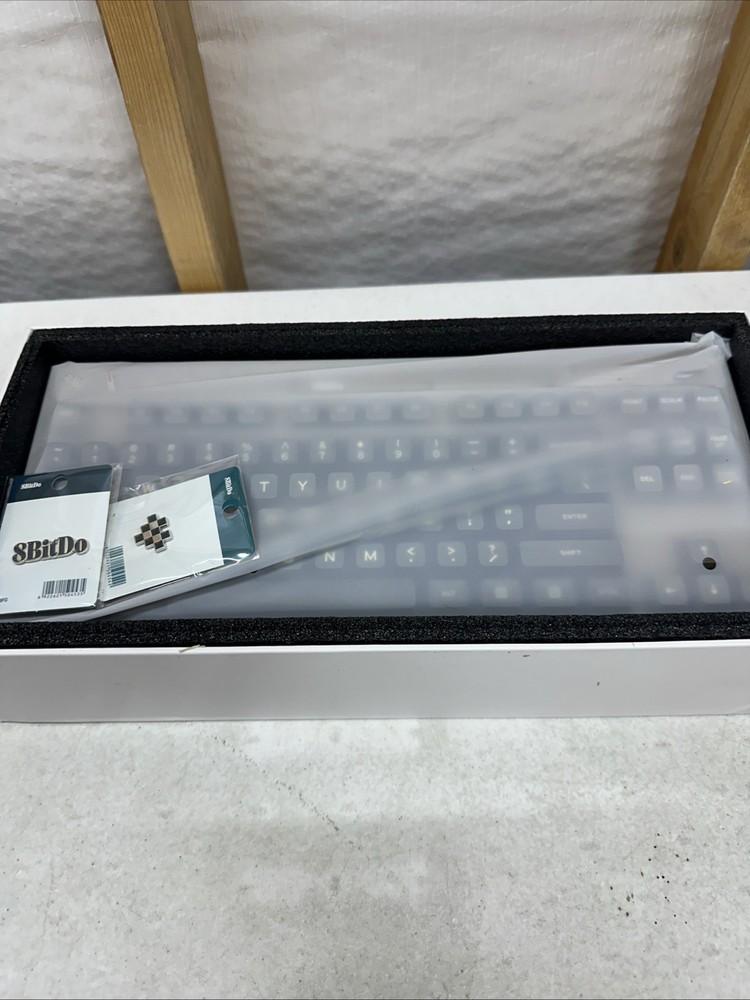 8Bitdo Retro Bluetooth Mechanical Gaming Keyboard, Programmable - C64 Edition