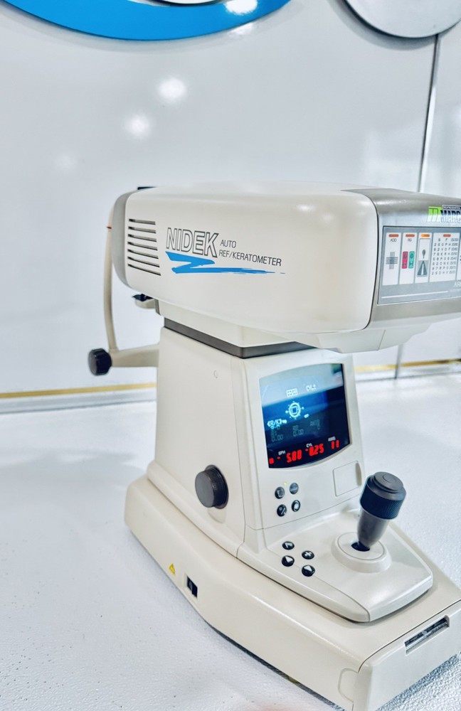NIDEK ARK-760A AUTO REF/KERATOMETER