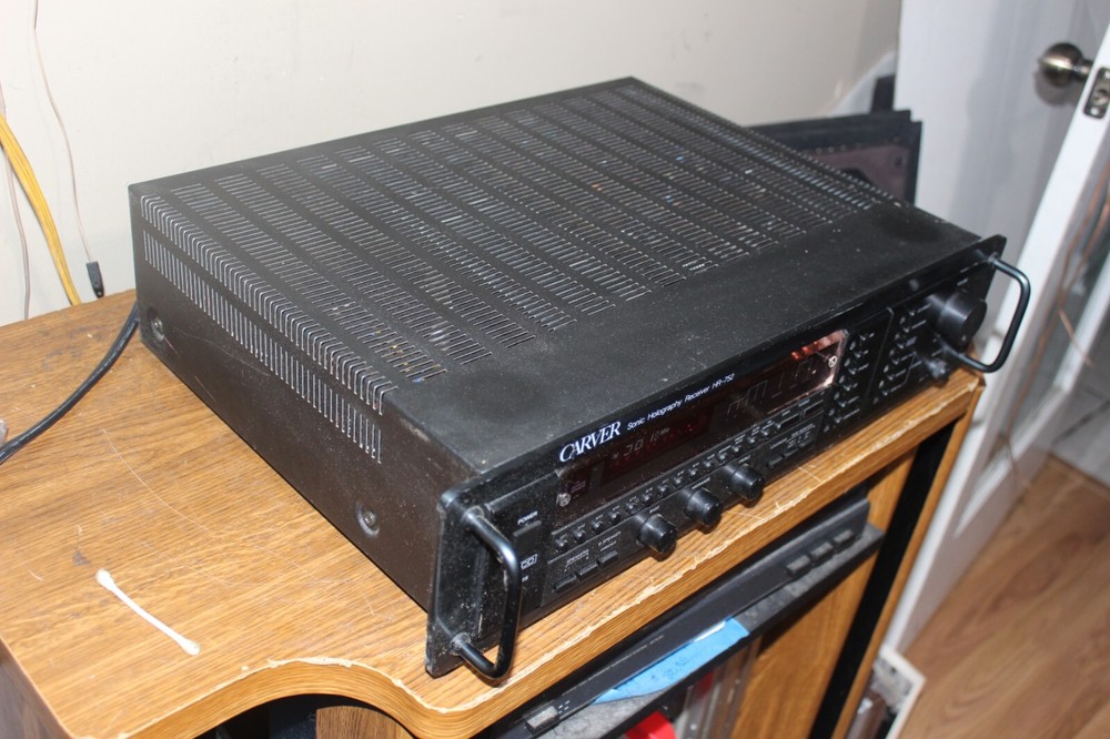 The Carver Receiver HR-752 Nice