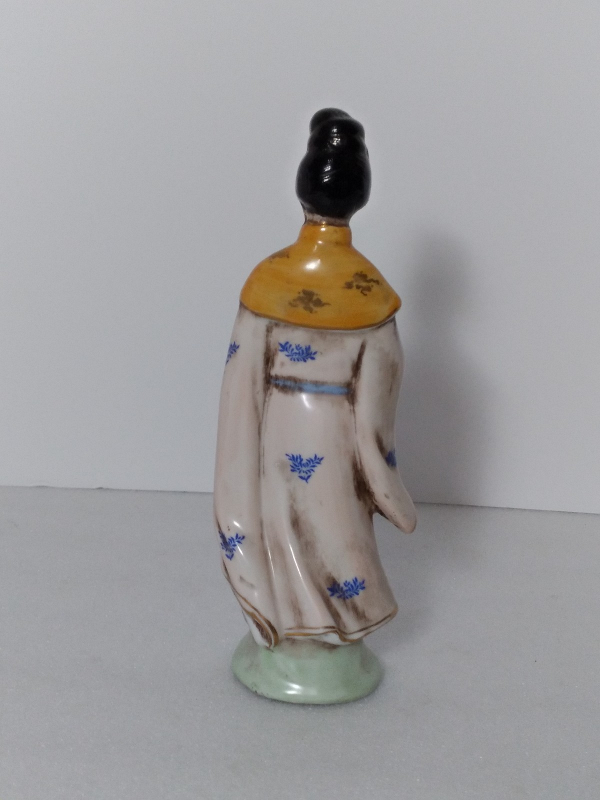 Vintage Japanese Geisha Figurine, Porcelain, Woman in a Kimono 9.5"H