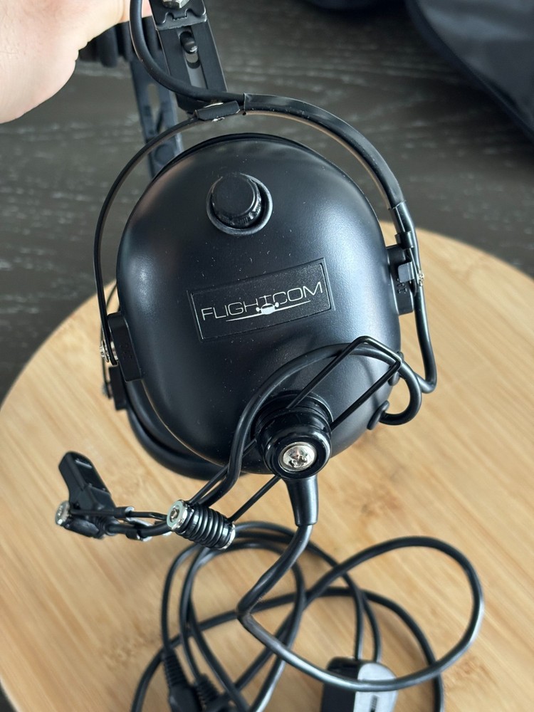 Flightcom Headset with Sonetics A-7A Microphone w Case