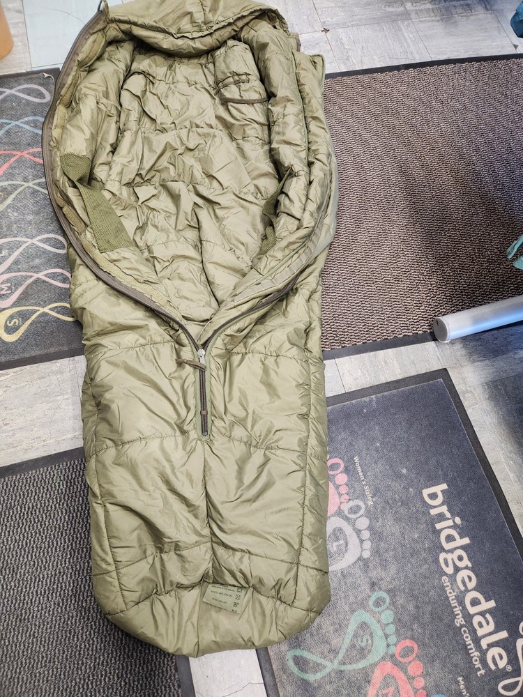 *British Army Sleeping Bag Arctic Medium 2004 Olive Grade 1*