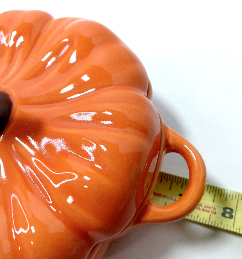 Small Pumpkin Shape Bakeware Lid and Handles