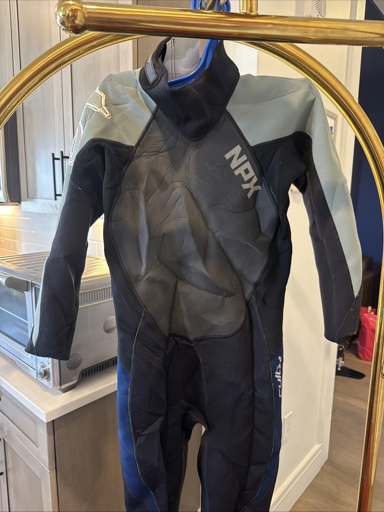 wetsuit