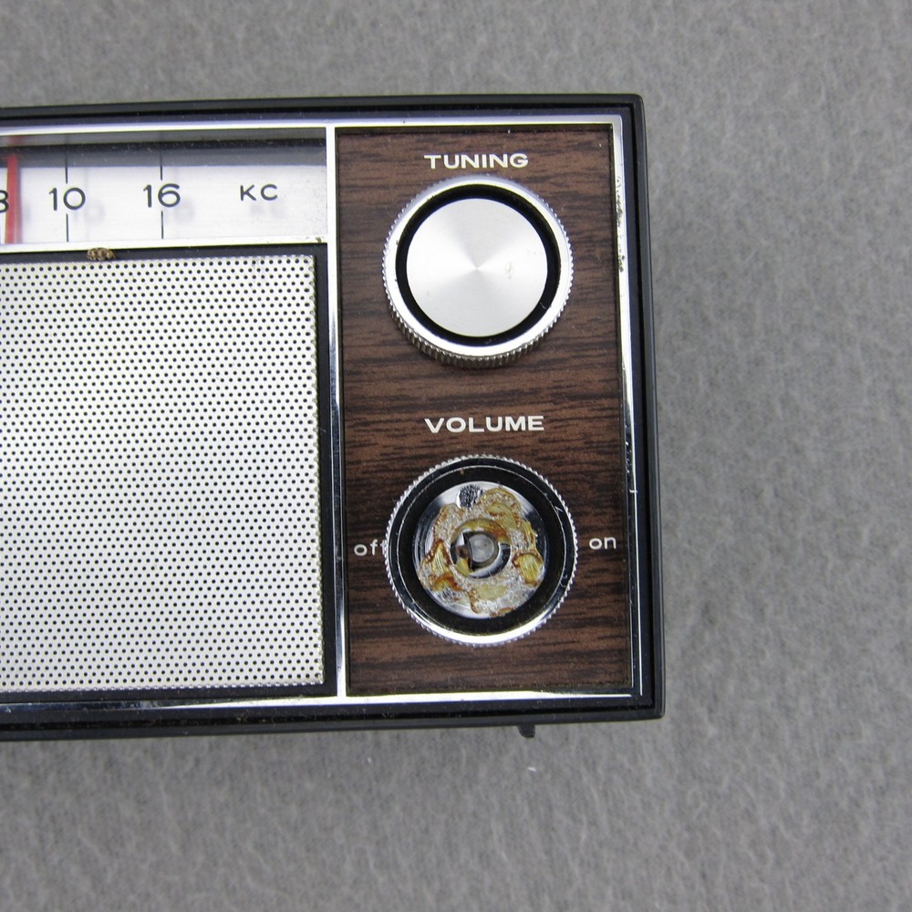 Elgin Solid State Transistor Radio AM Tested Working Vintage *Note*