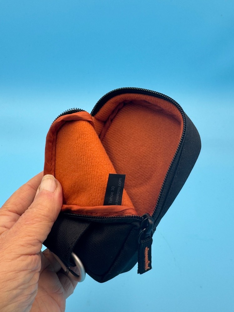 Lowepro Camera Pouch Black Tahoe 30 Never Used