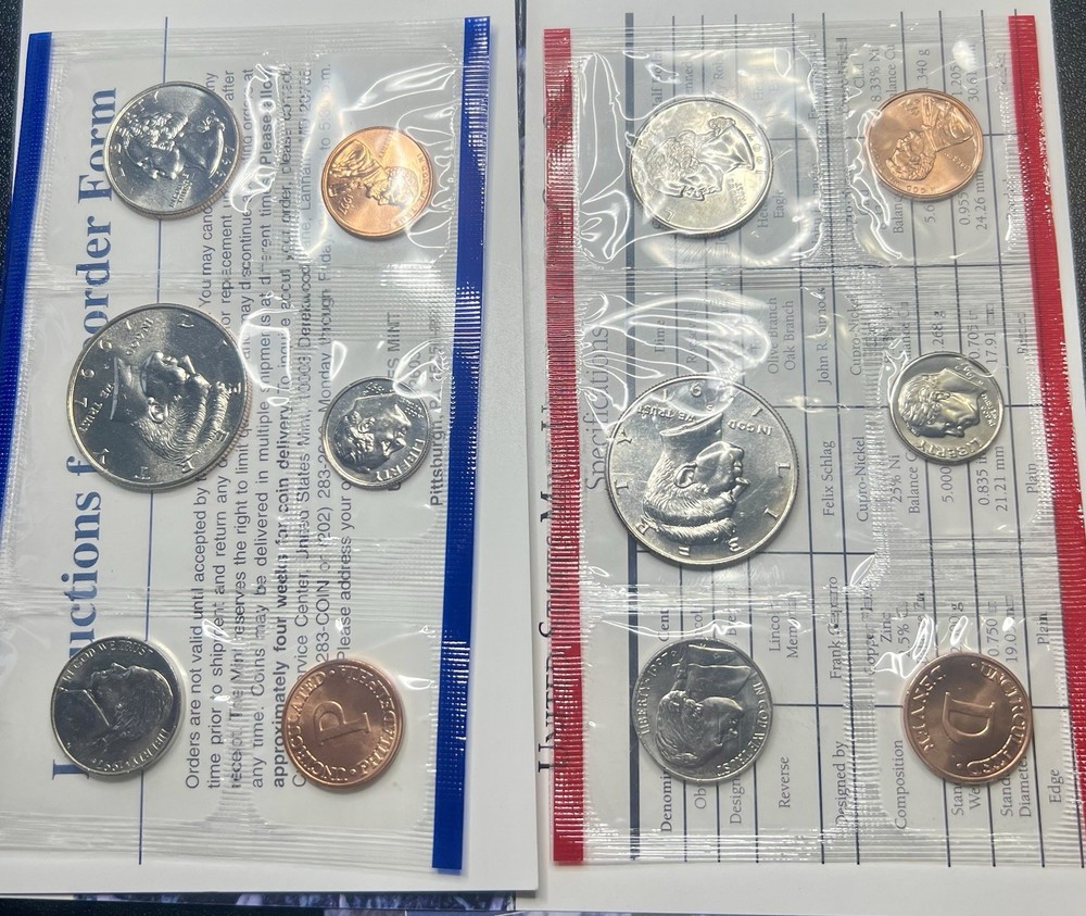1997 US Mint Set Original Government Packaging P D Uncirculated
