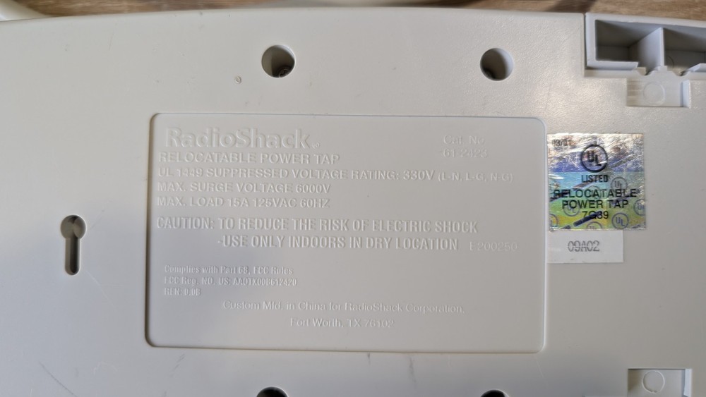 RadioShack Relocatable Power Tap Model 61-2423 Surge Protector Computer Phone