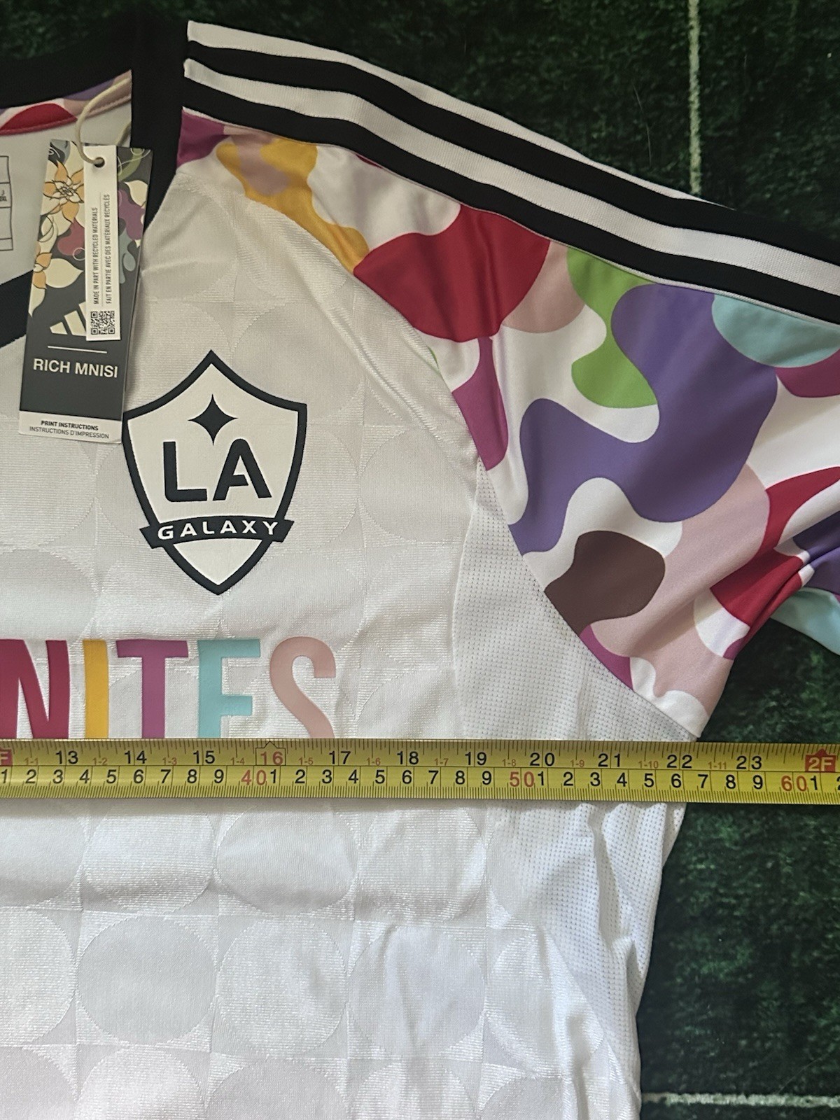 Los Angeles Galaxy Special Edition Love Unites Soccer Jersey Size L
