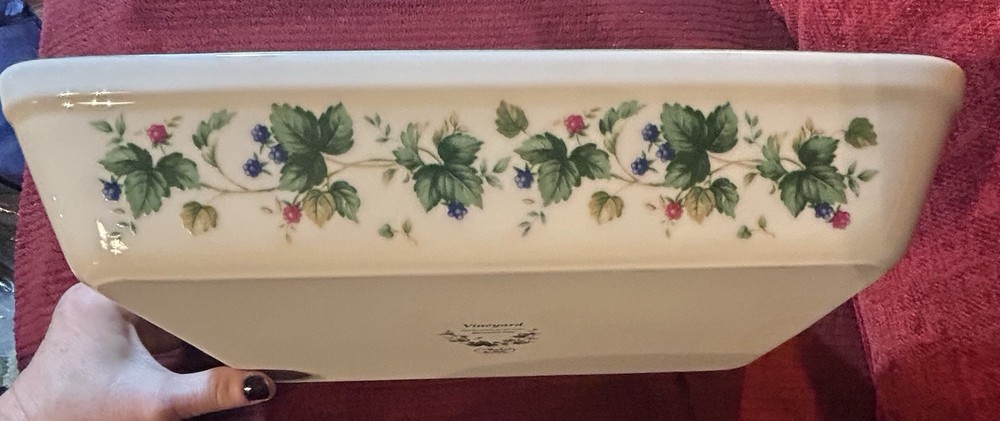 1990s Andrea by Sadek Vineyard 10” Oblong or Rectangular Baker (F)