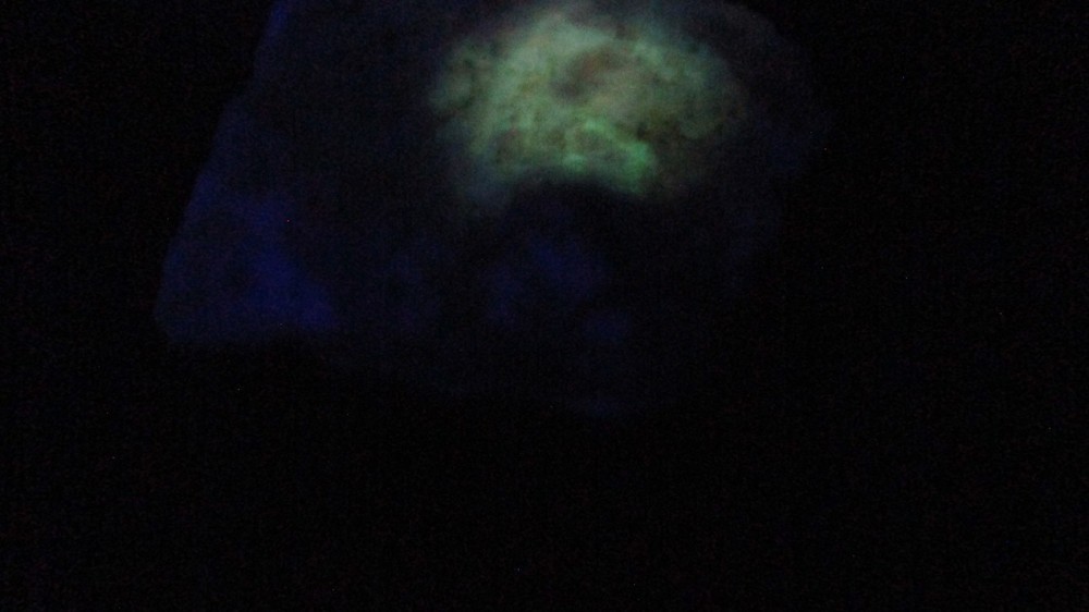 Phosphorescent Bluish-White fluorescent mineral rock S89